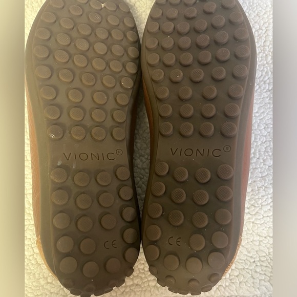 Vionic Elora Slip On Loafers In Tan Color Soft Leather Comfort & Style 
Size 8.5 - Picture 9 of 10